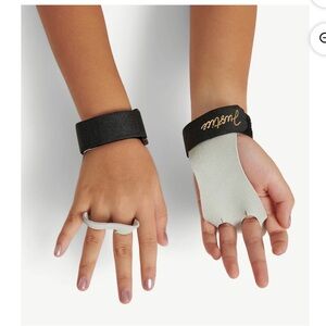 Justice Dance Gym 2 Gymnastics Hand Grips NWT